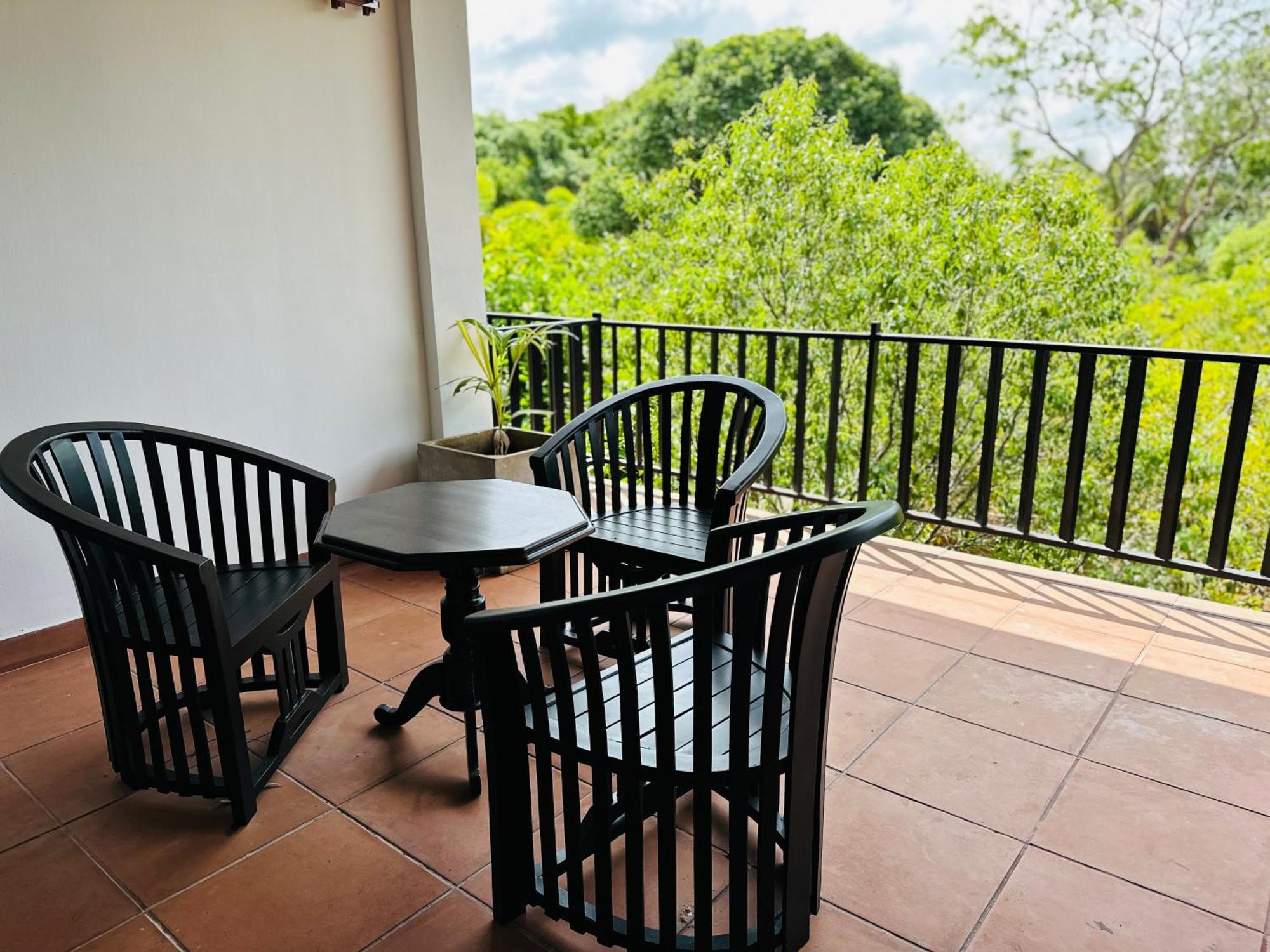 Gamodh Citadel Resort Anuradhapura Exterior foto