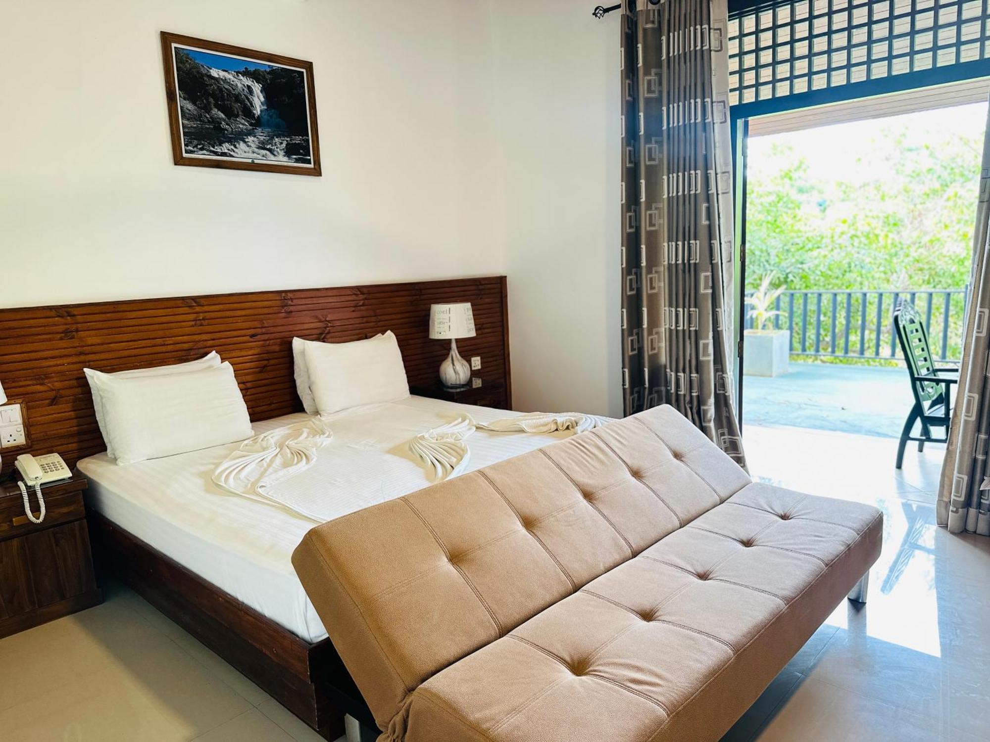 Gamodh Citadel Resort Anuradhapura Exterior foto