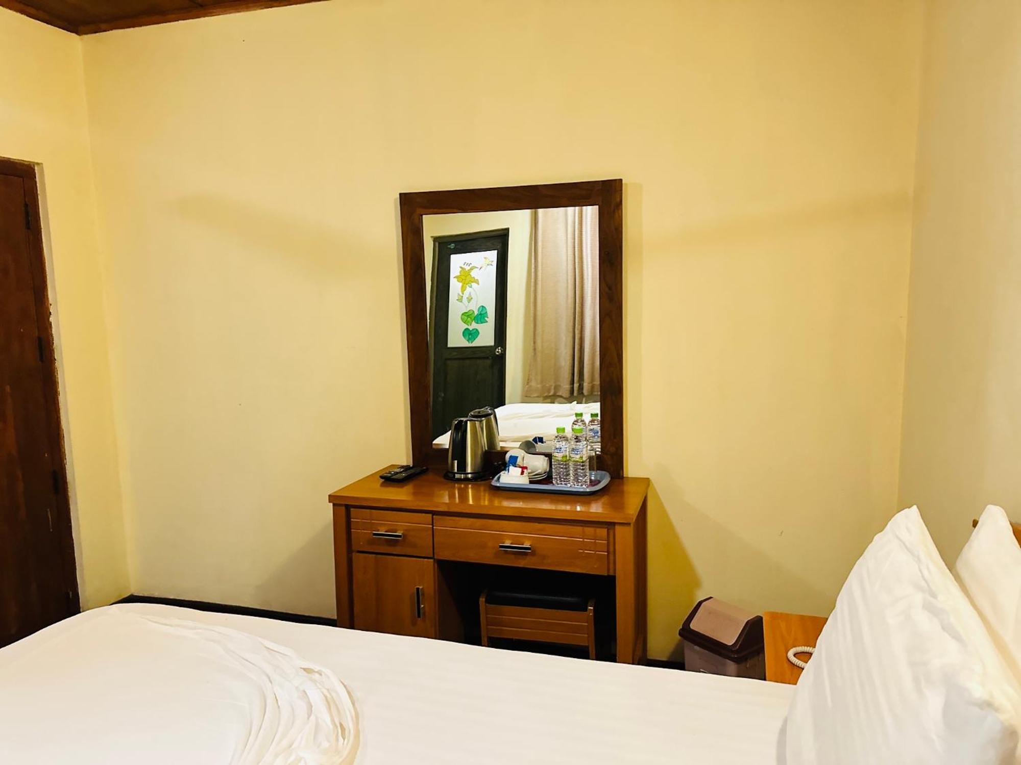 Gamodh Citadel Resort Anuradhapura Exterior foto