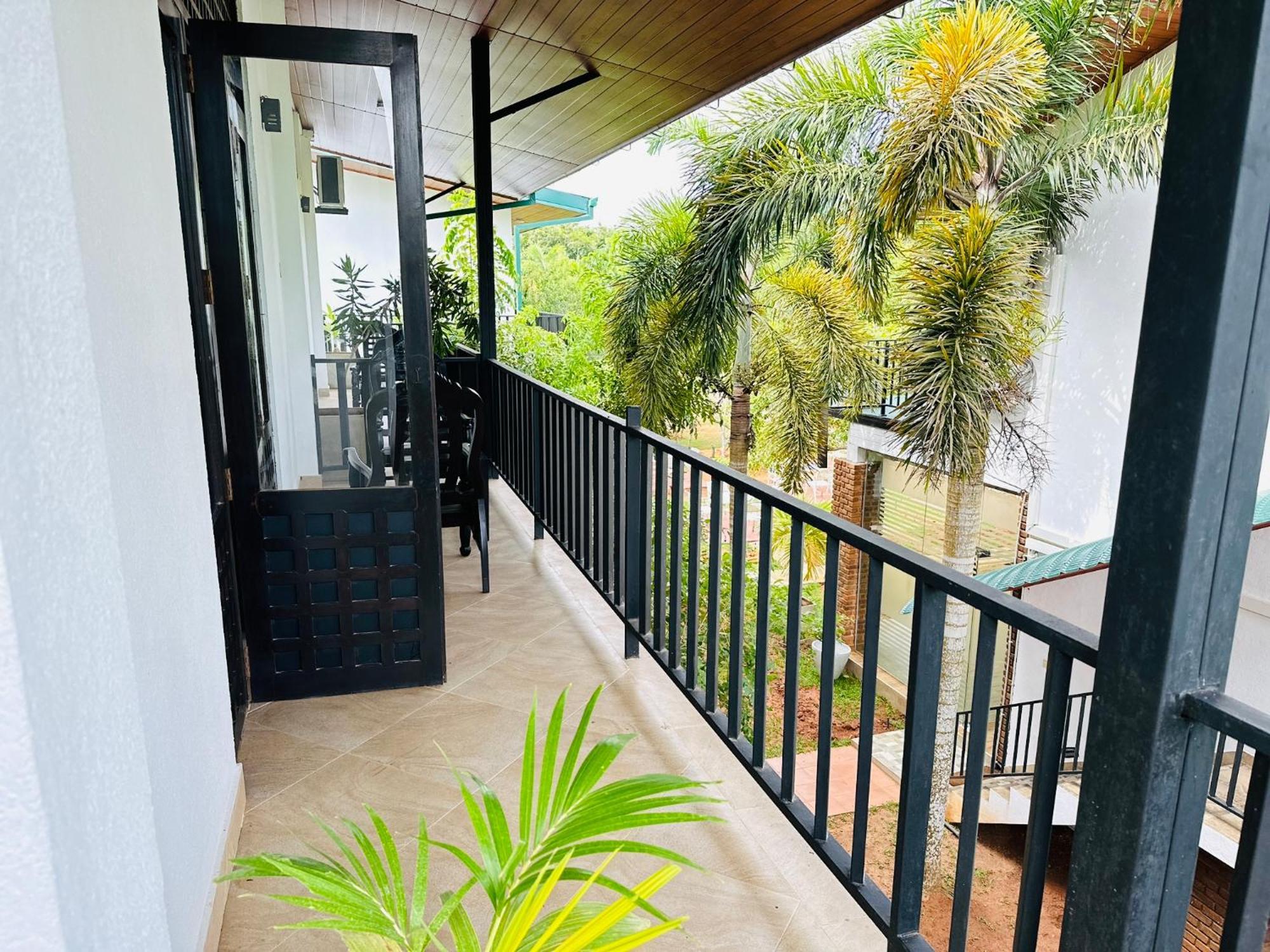Gamodh Citadel Resort Anuradhapura Exterior foto