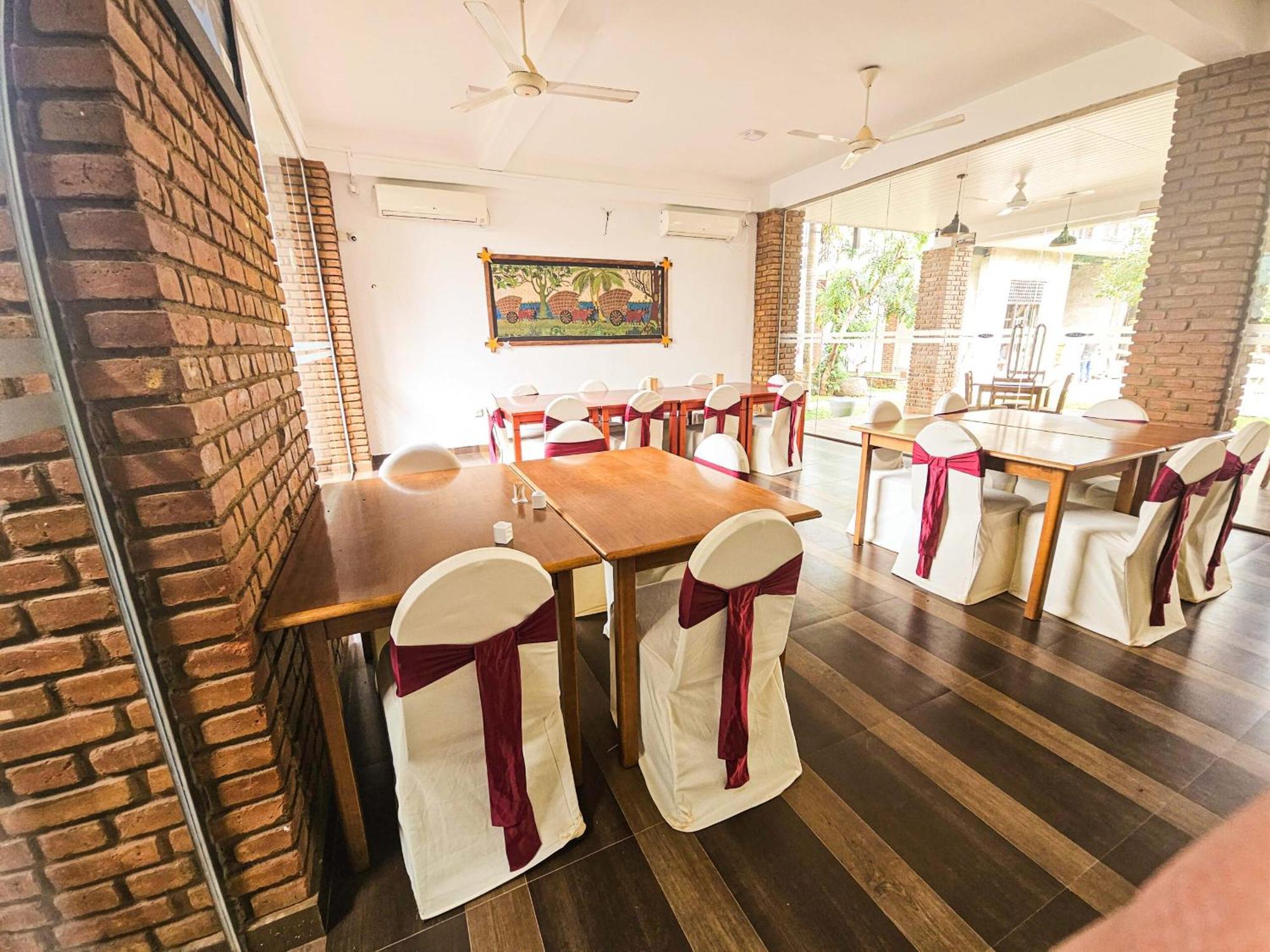 Gamodh Citadel Resort Anuradhapura Exterior foto